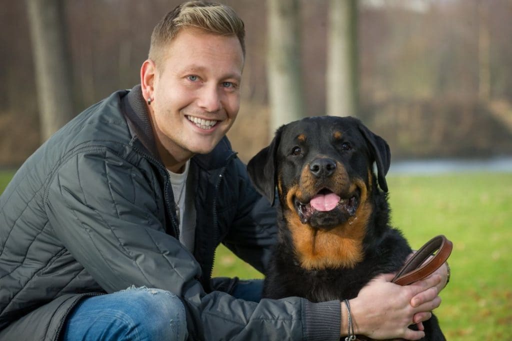 Hero rottweiler saves owner’s life after opening door for paramedics 9 rottweiler